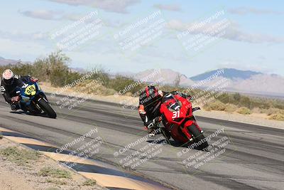 media/Nov-16-2025-Race Pace (Sun) [[8c5fa54630]]/Non Verified Riders (1st 20 Minutes)/3-Turn 3 Inside (11am)/